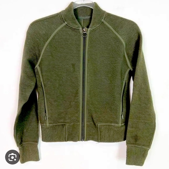 Lululemon On Repeat Bomber in Forest Green 2 NWOT - Picture 3 of 15